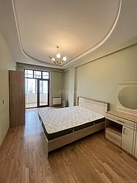 Kirayə verilir 2 otaqlı mənzil 77 m²