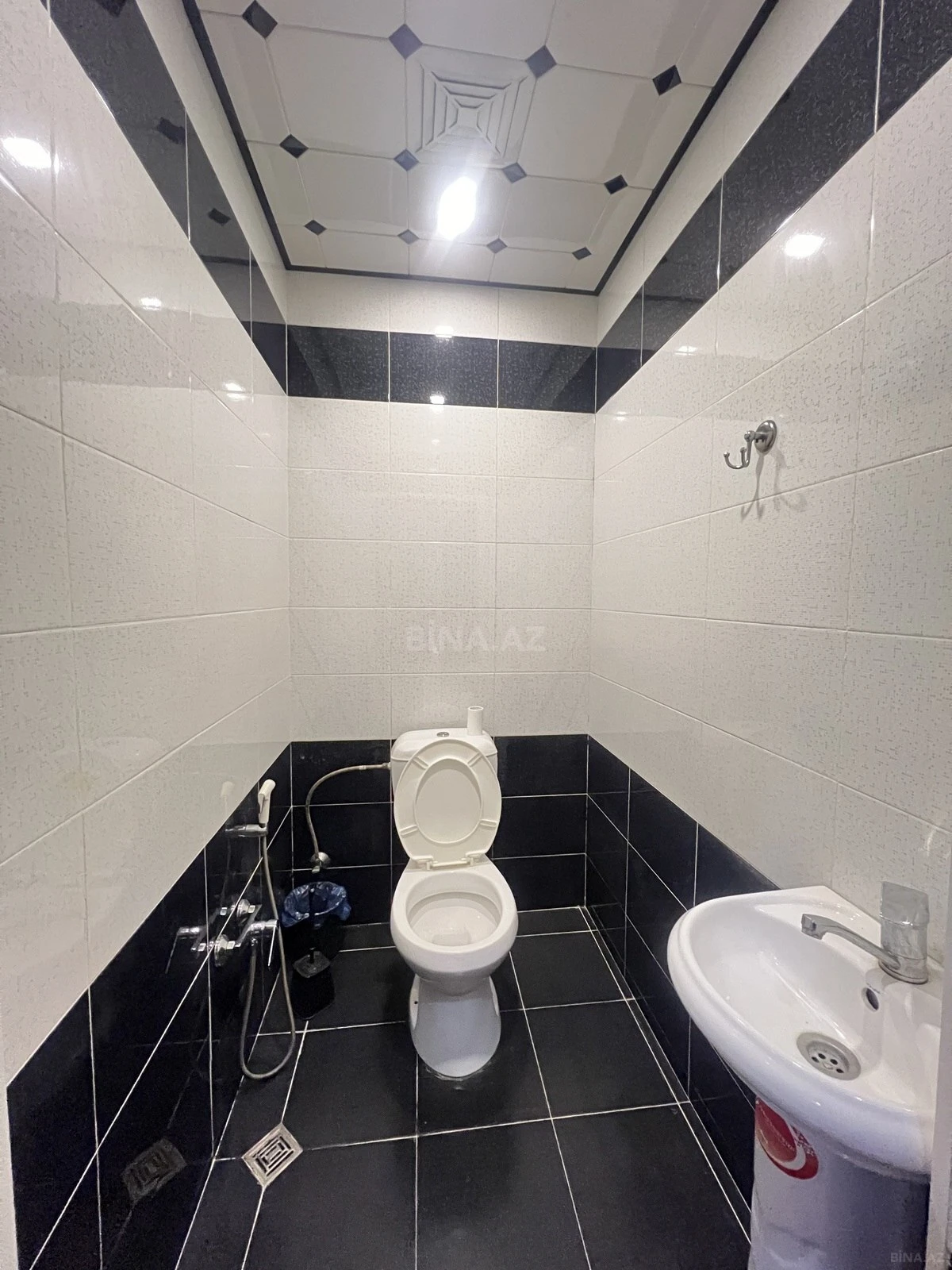 Kirayə verilir 2 otaqlı mənzil 77 m²