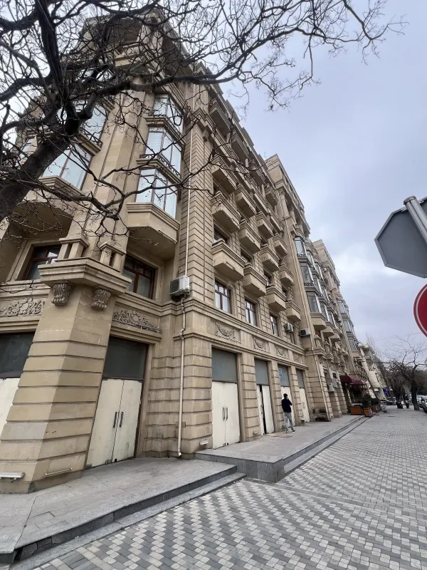 Kirayə verilir 2 otaqlı mənzil 77 m²