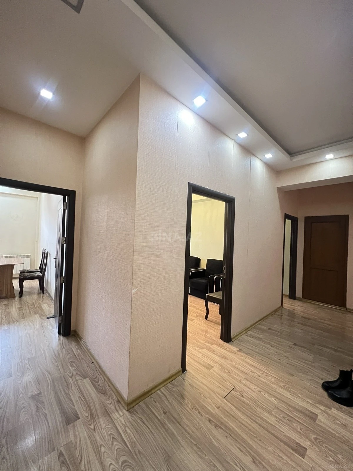 Kirayə verilir 2 otaqlı mənzil 77 m²