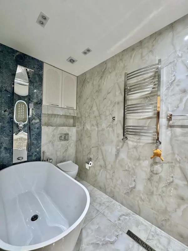 Satılır 3 otaqlı mənzil 153 m²