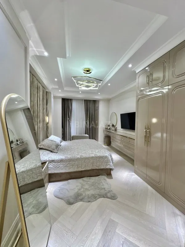 Satılır 3 otaqlı mənzil 153 m²