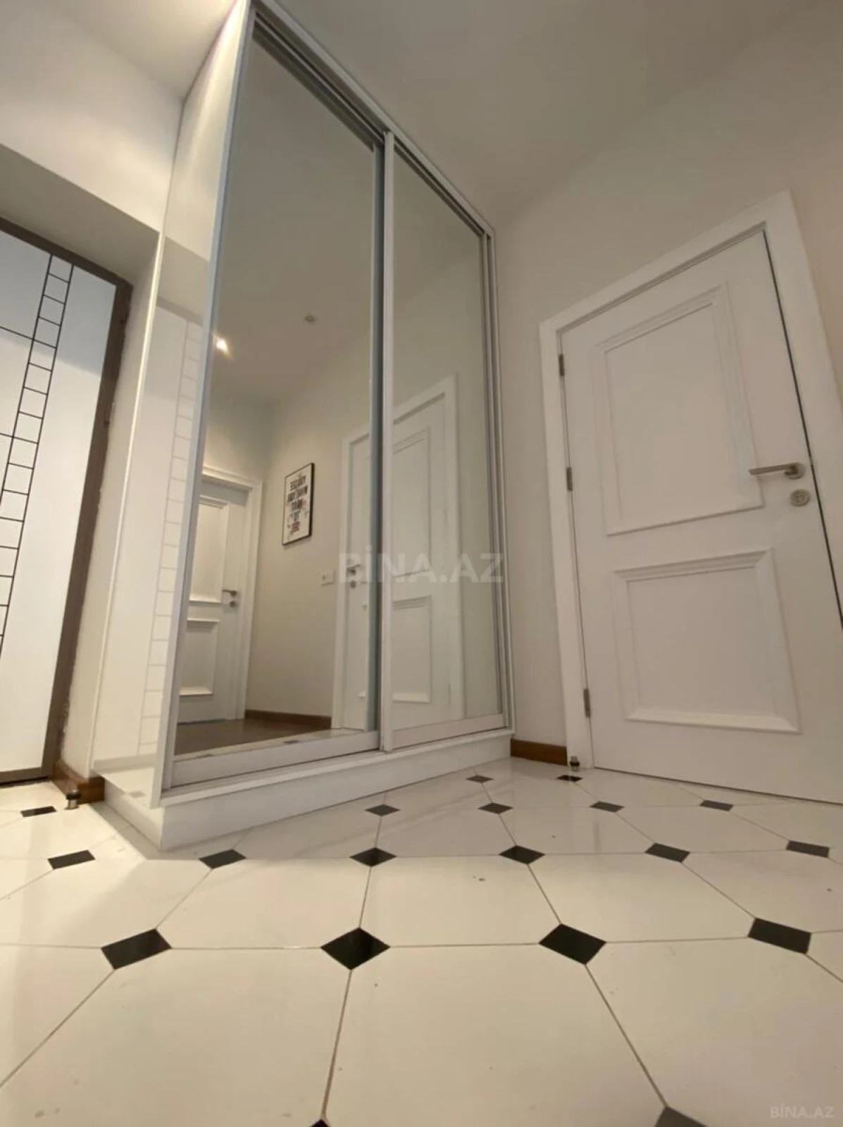 Kirayə verilir 2 otaqlı mənzil 70 m²