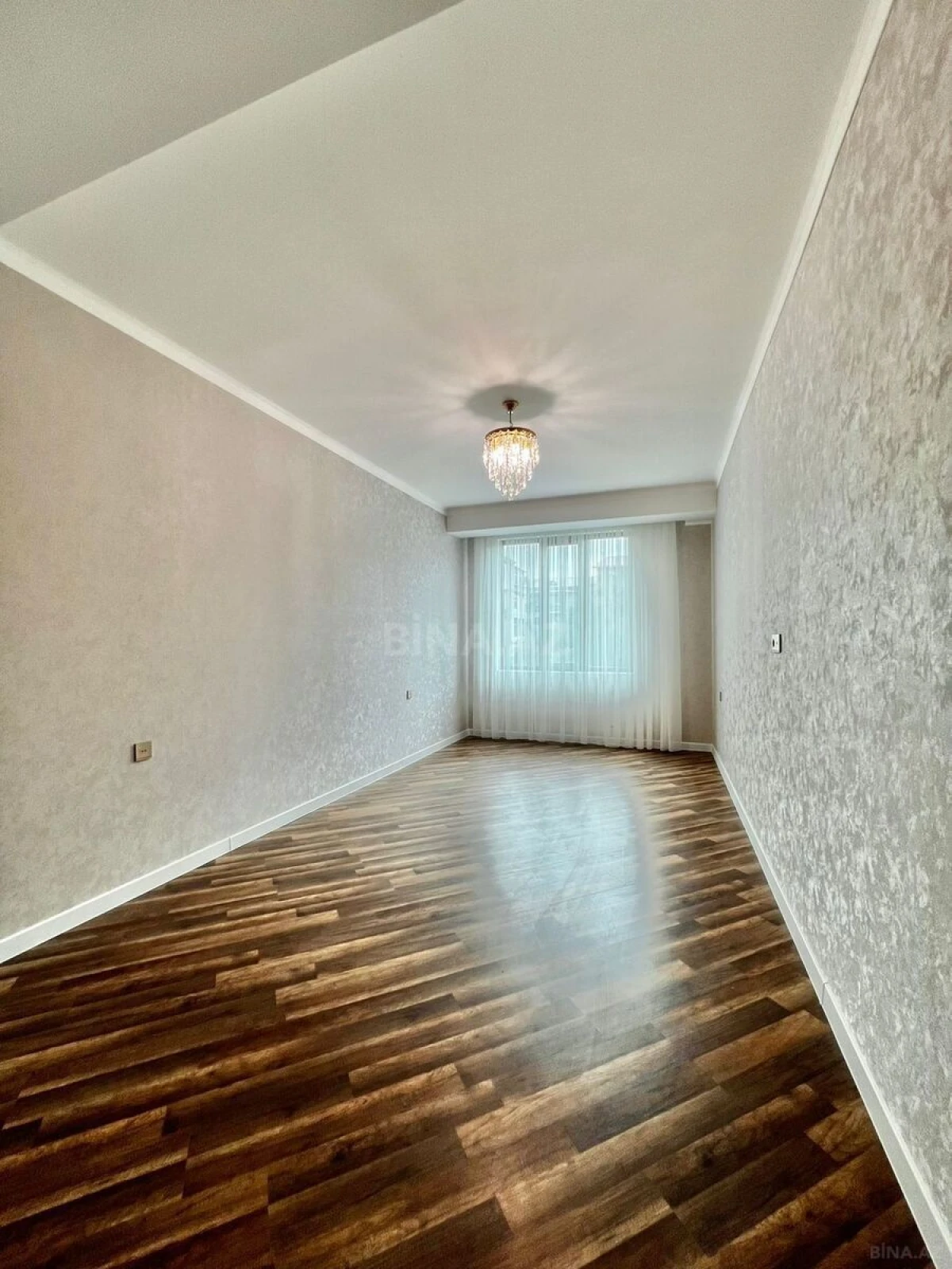 Satılır 3 otaqlı mənzil 94 m²