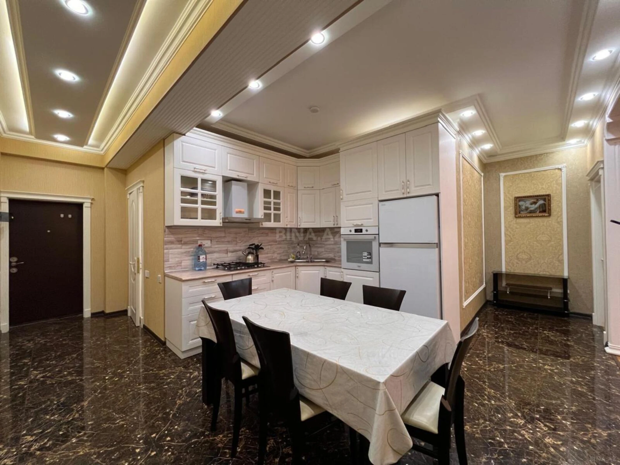 Kirayə verilir 3 otaqlı mənzil 115 m²