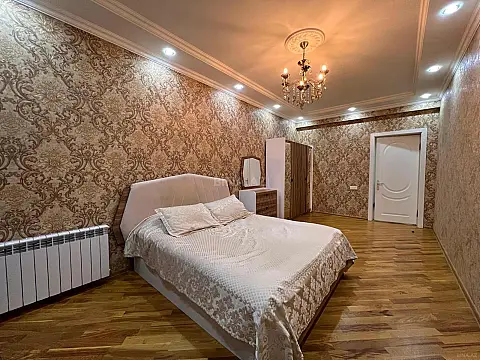 Kirayə verilir 3 otaqlı mənzil 115 m²