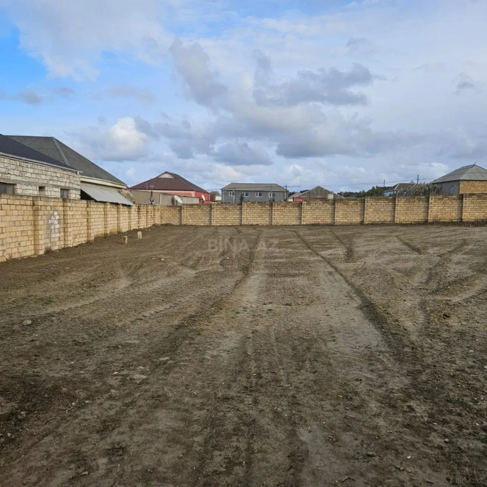 Satılır torpaq sahəsi 10 m²