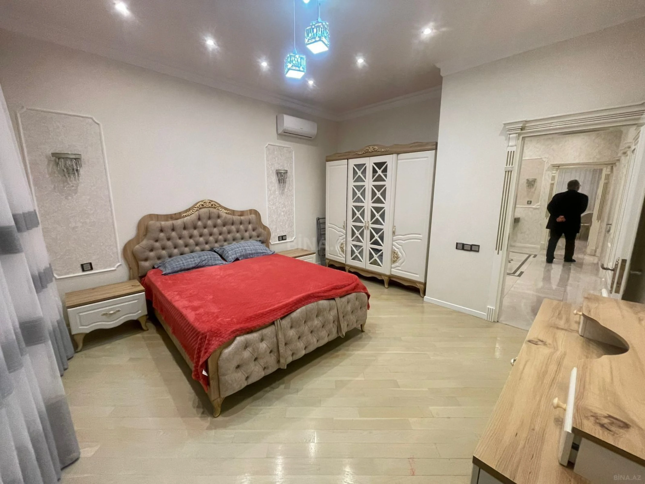 Kirayə verilir 3 otaqlı mənzil 130 m²
