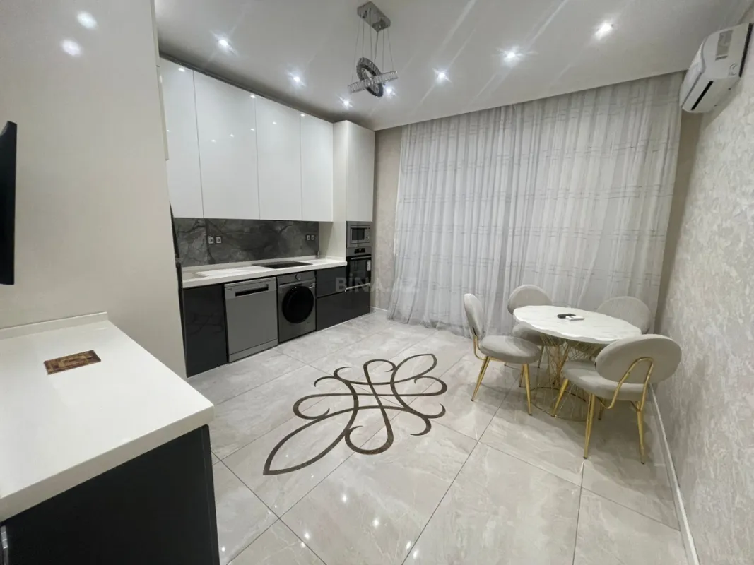 Kirayə verilir 3 otaqlı mənzil 130 m²