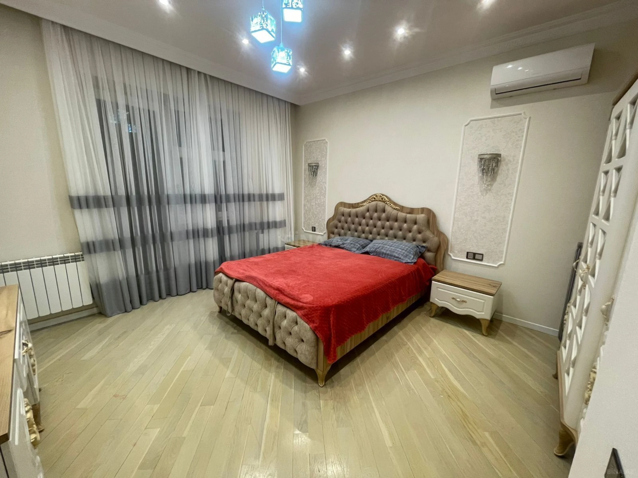 Kirayə verilir 3 otaqlı mənzil 130 m²