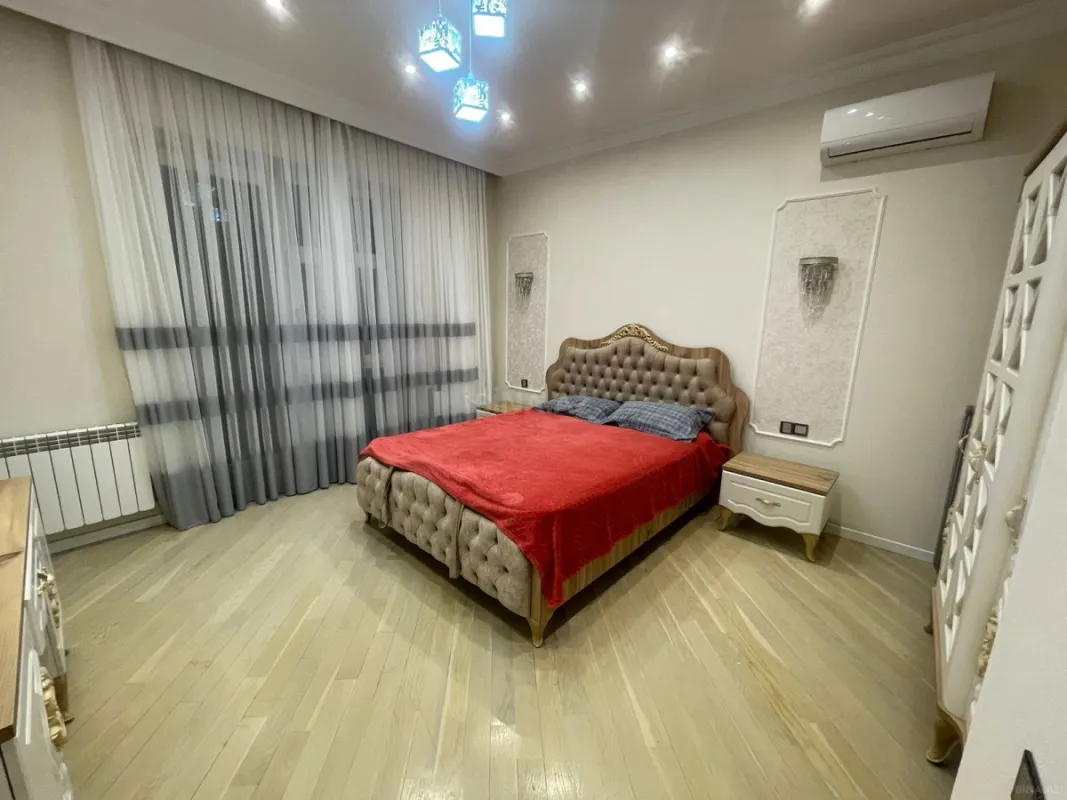Kirayə verilir 3 otaqlı mənzil 130 m²