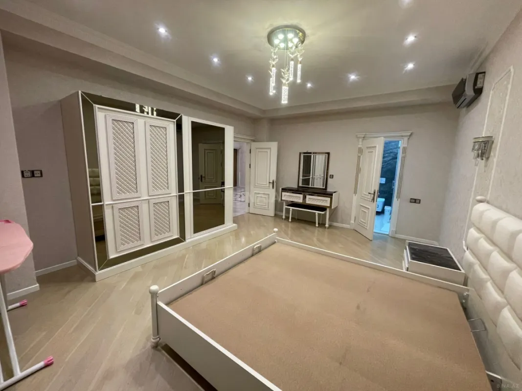 Kirayə verilir 3 otaqlı mənzil 130 m²
