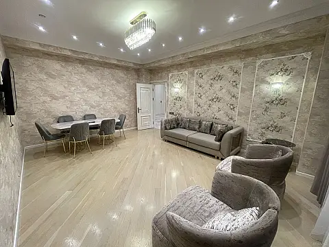 Kirayə verilir 3 otaqlı mənzil 130 m²