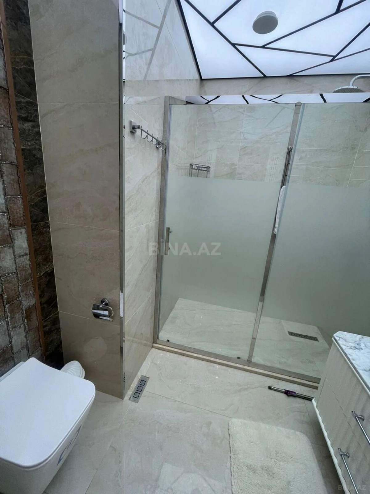 Kirayə verilir 3 otaqlı mənzil 130 m²
