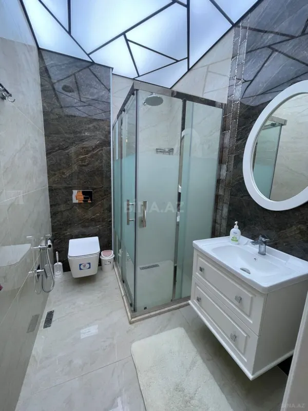 Kirayə verilir 3 otaqlı mənzil 130 m²