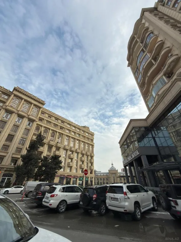 Satılır 2 otaqlı mənzil 90 m²