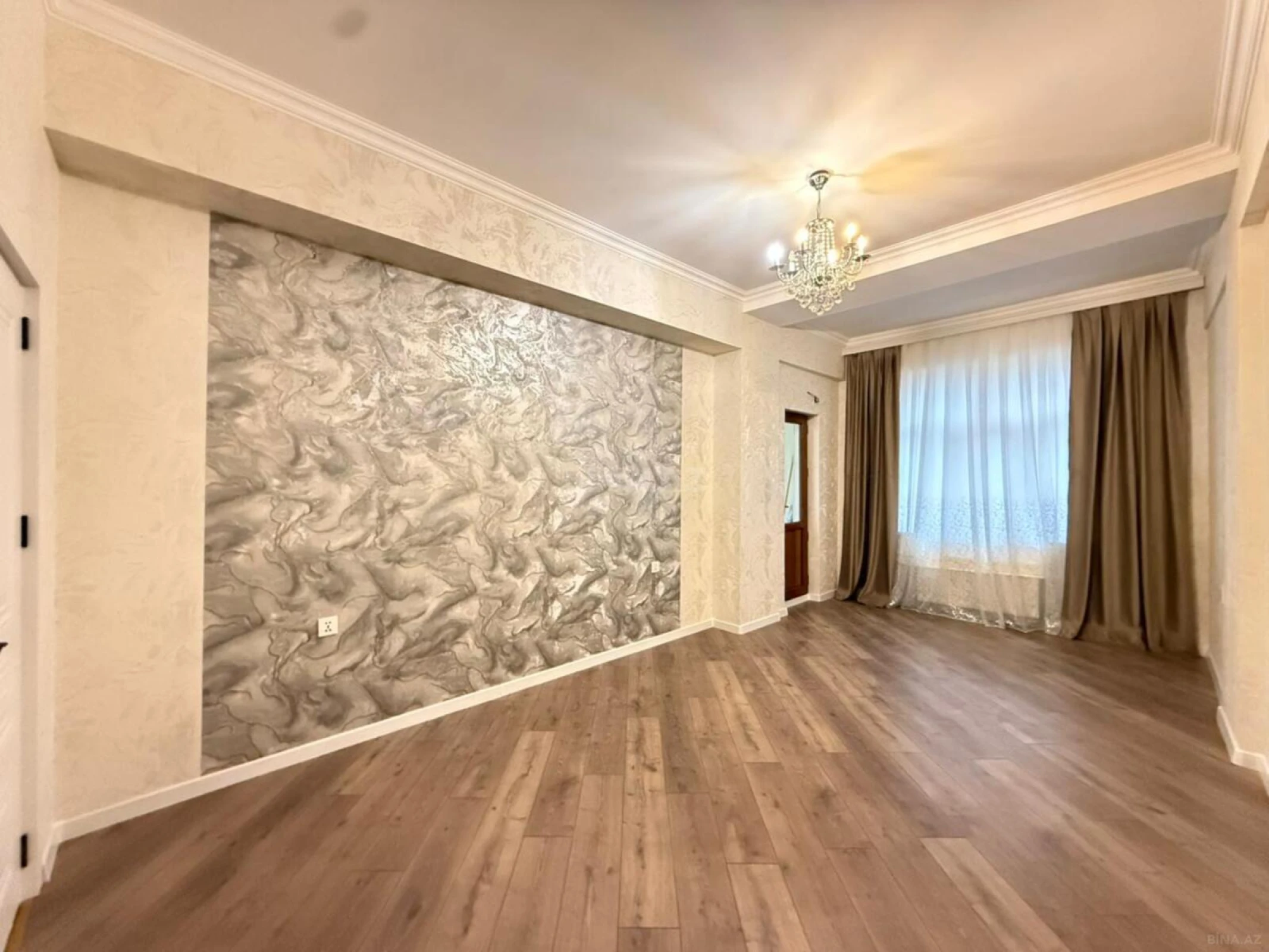 Satılır 2 otaqlı mənzil 90 m²