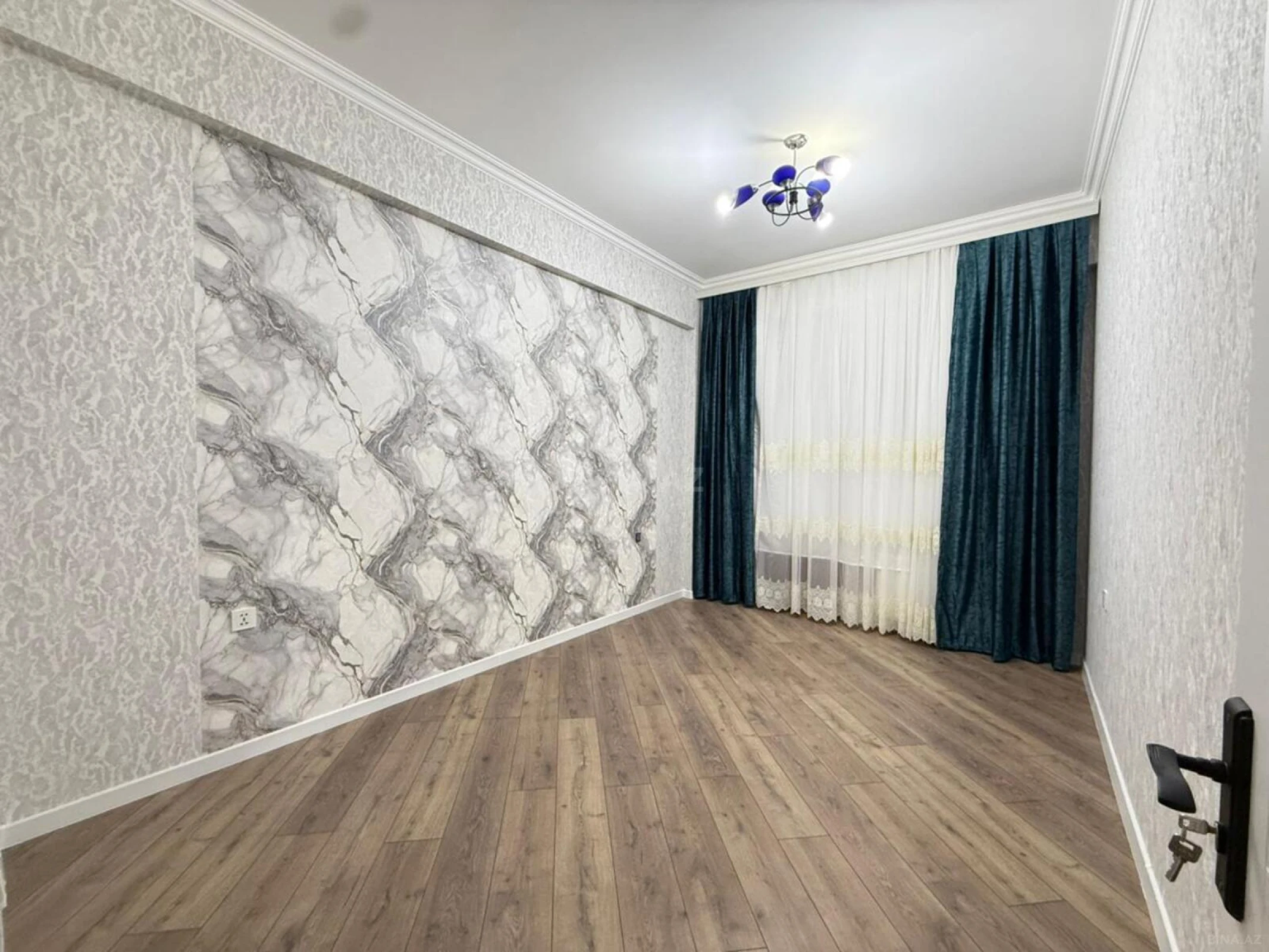 Satılır 2 otaqlı mənzil 90 m²