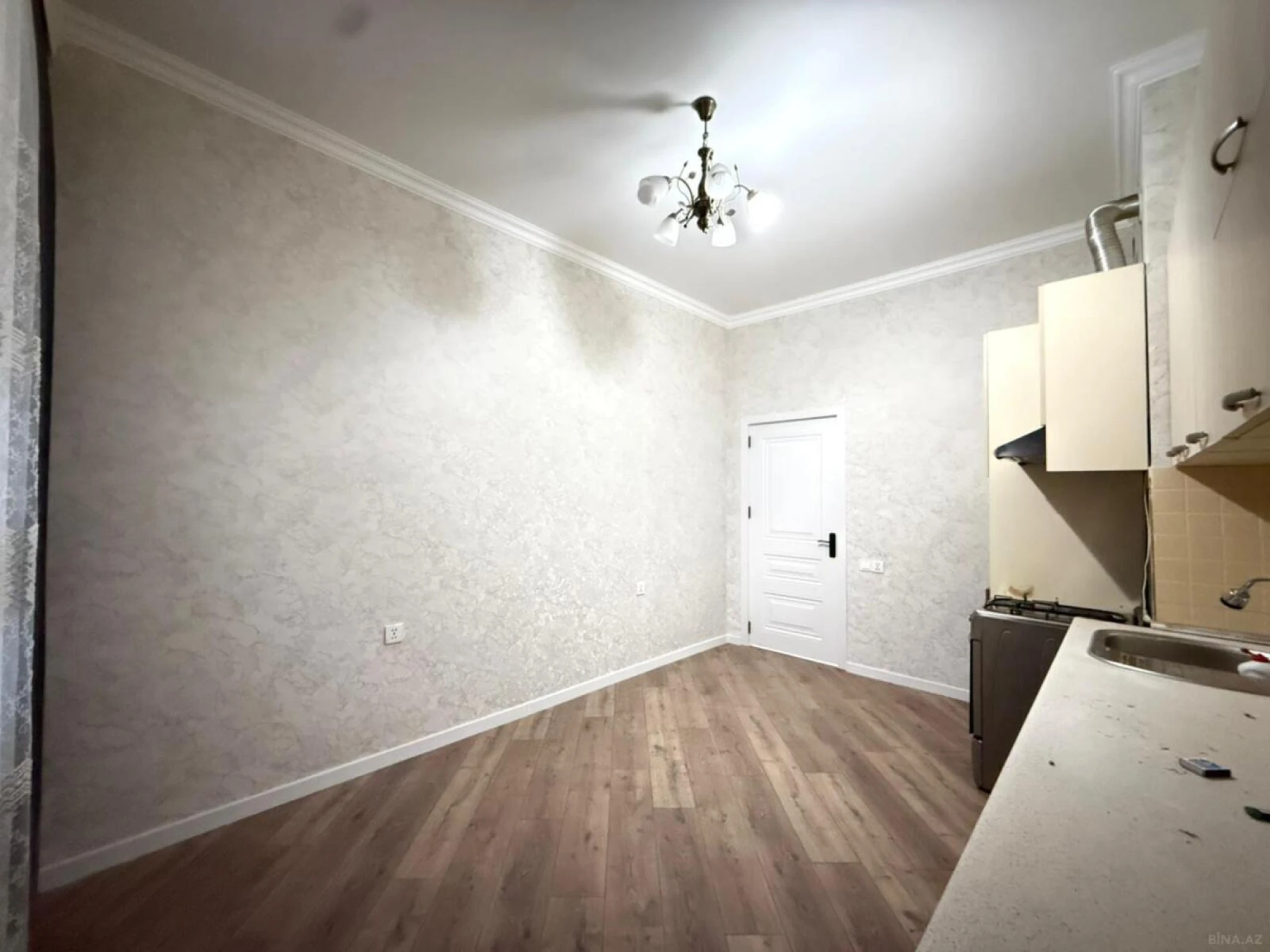 Satılır 2 otaqlı mənzil 90 m²