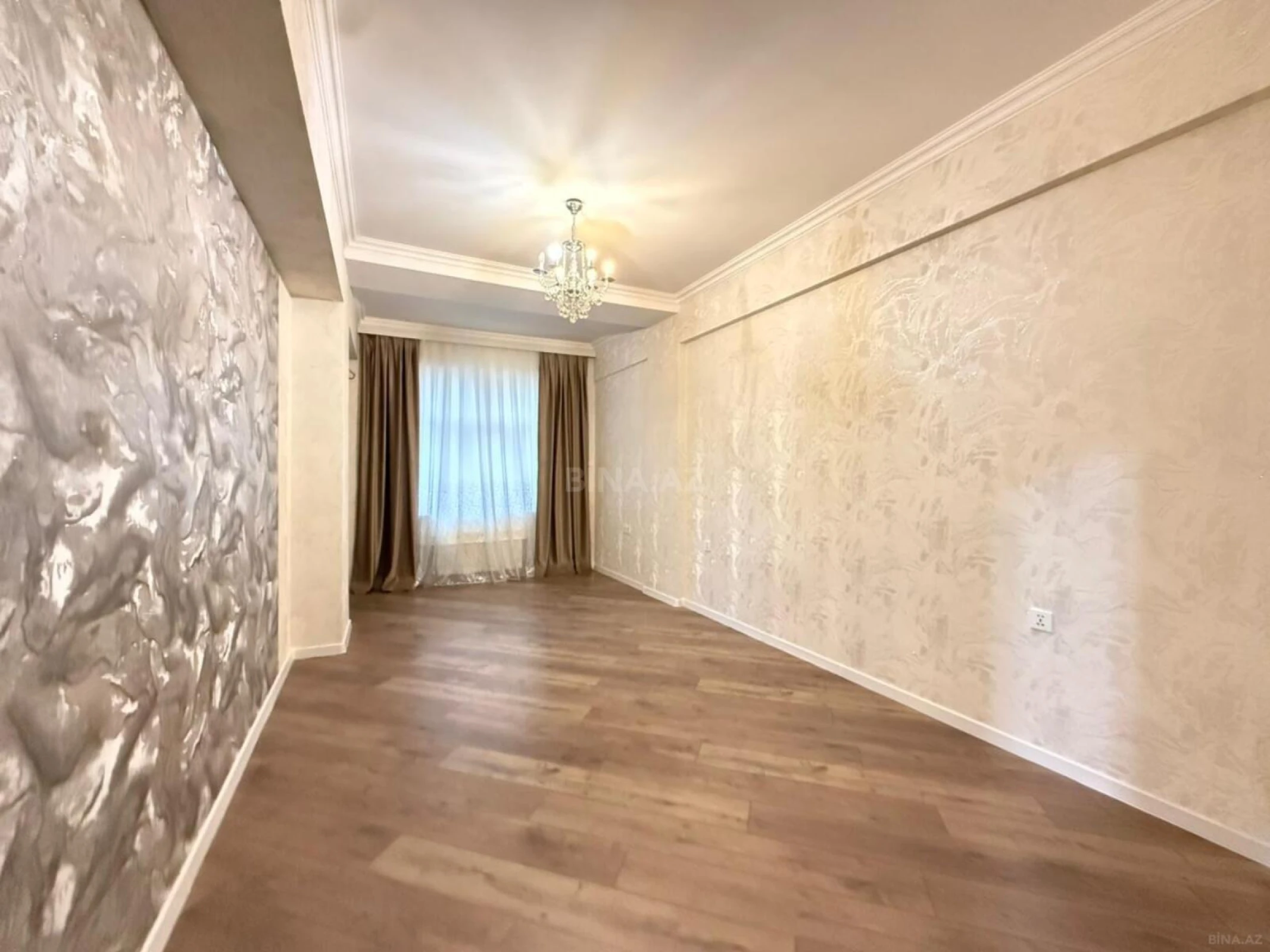 Satılır 2 otaqlı mənzil 90 m²