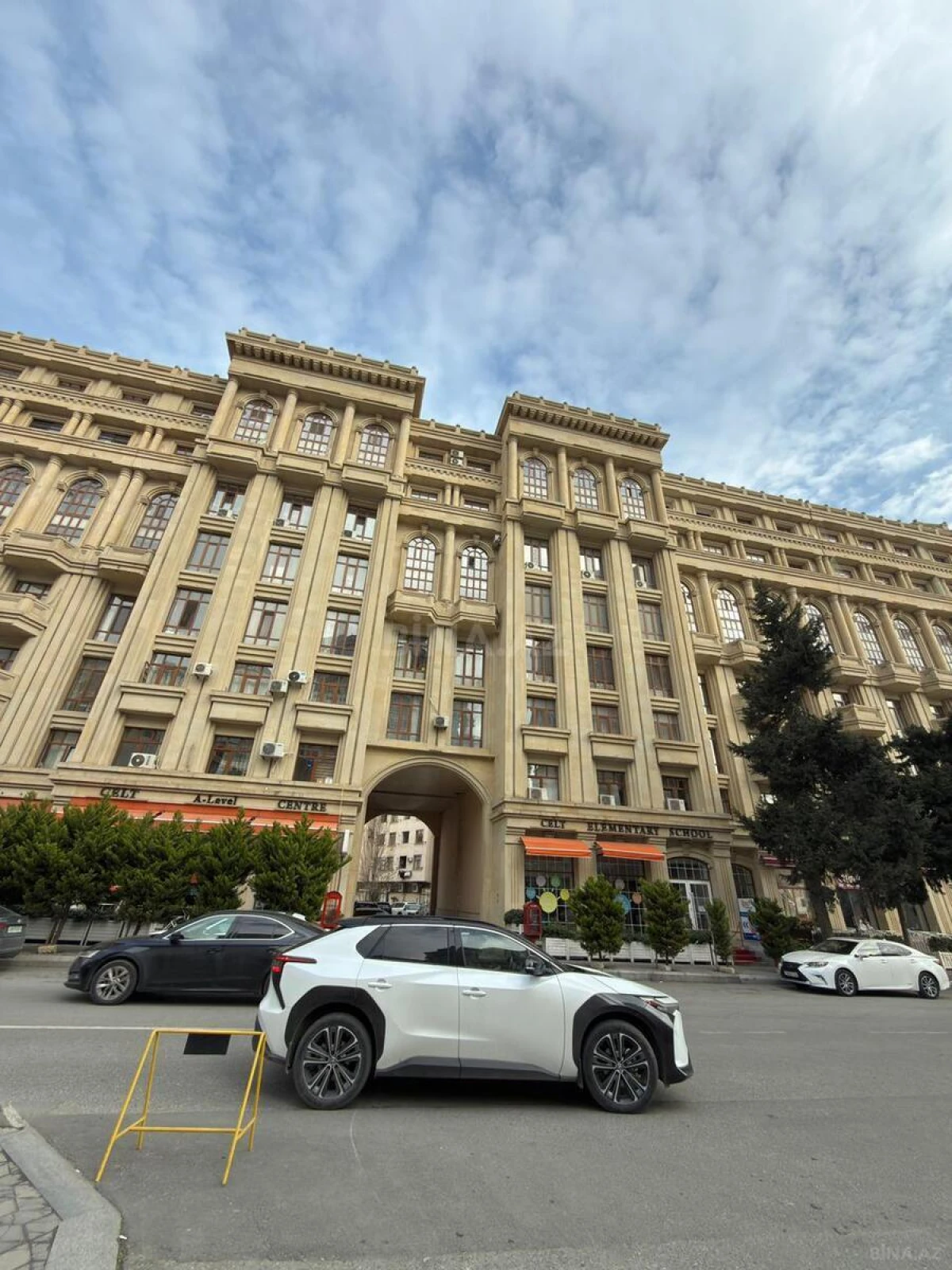 Satılır 2 otaqlı mənzil 90 m²