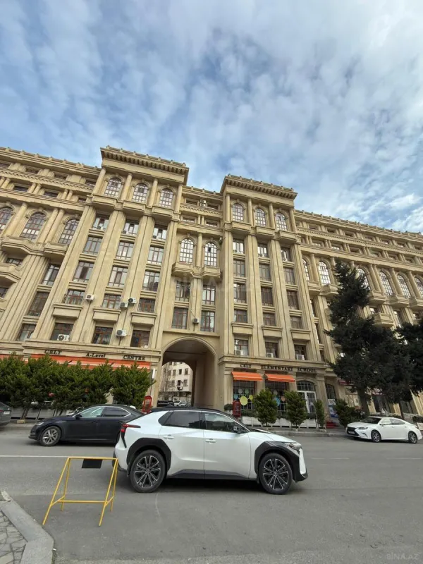 Satılır 2 otaqlı mənzil 90 m²