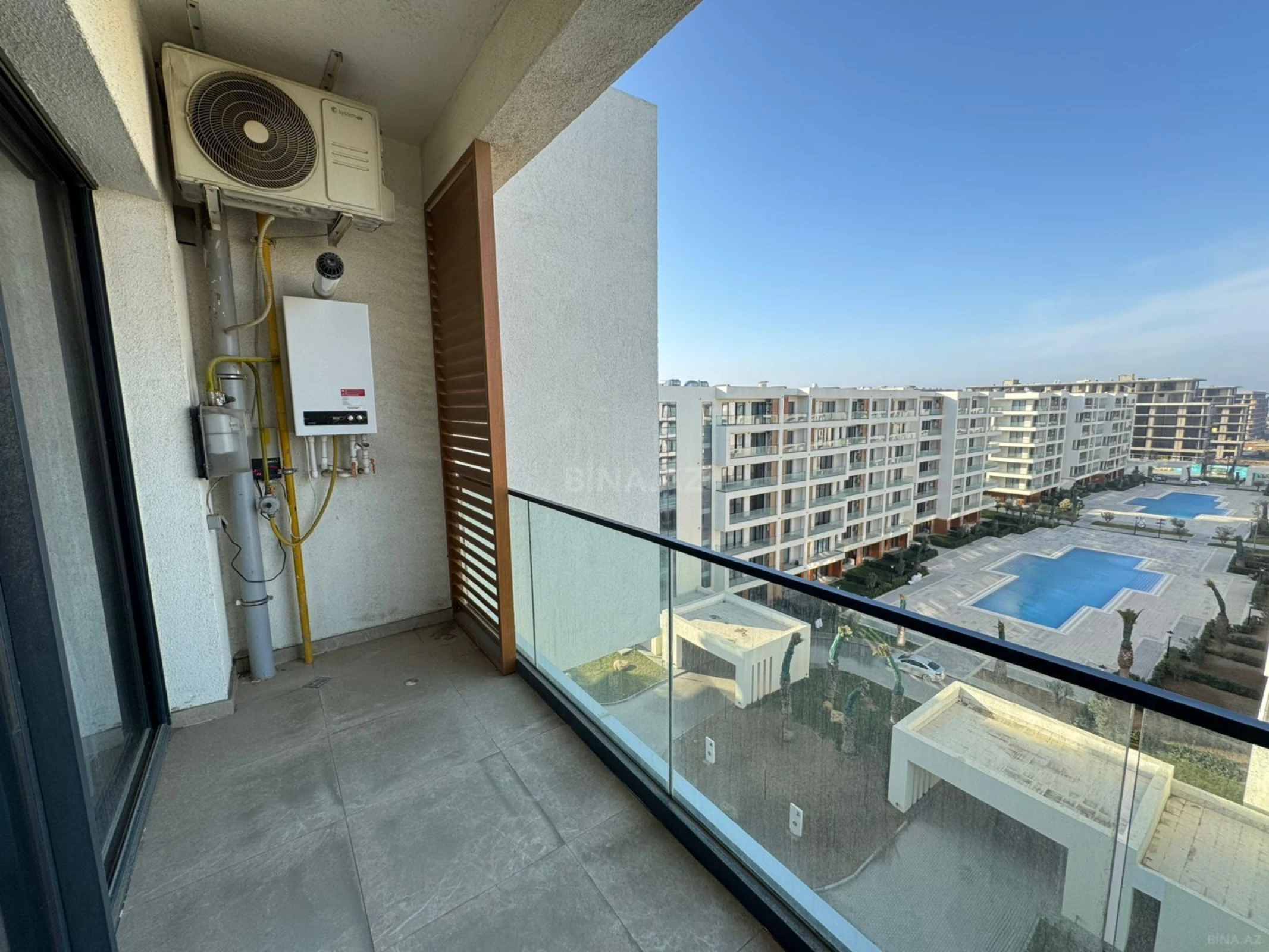 Satılır 1 otaqlı mənzil 57 m²