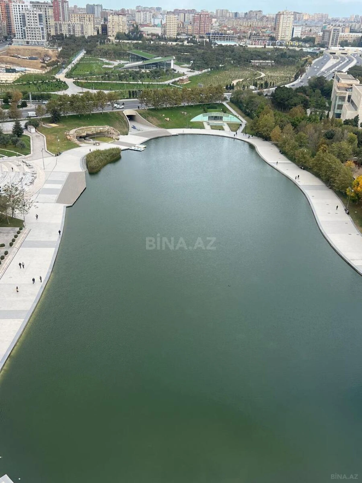 Satılır 2 otaqlı mənzil 81 m²