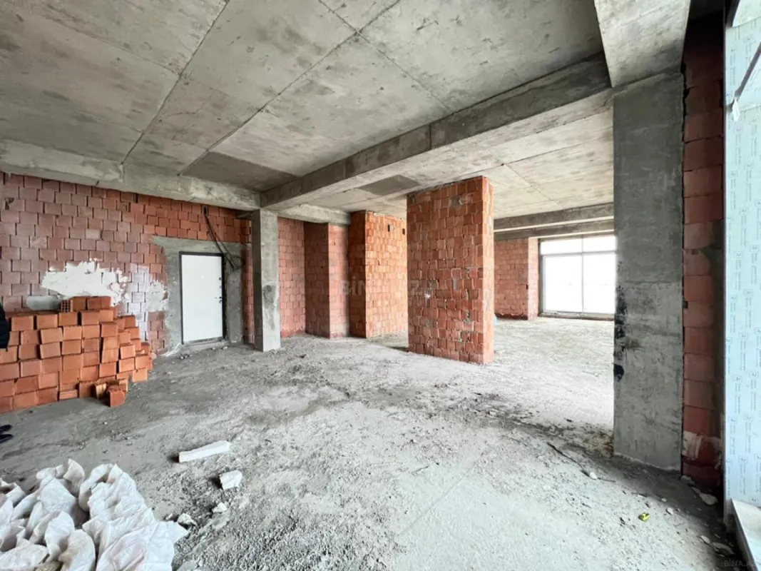 Satılır 4 otaqlı mənzil 208.5 m²