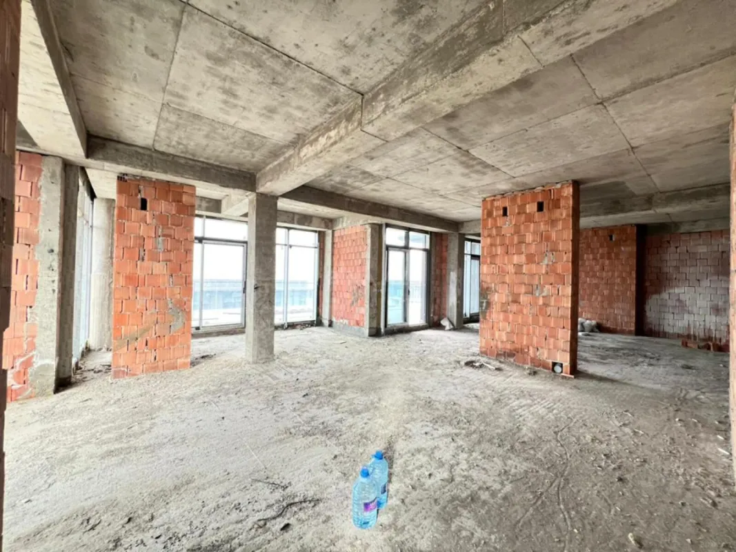 Satılır 4 otaqlı mənzil 208.5 m²
