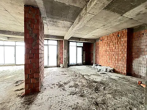 Satılır 4 otaqlı mənzil 208.5 m²