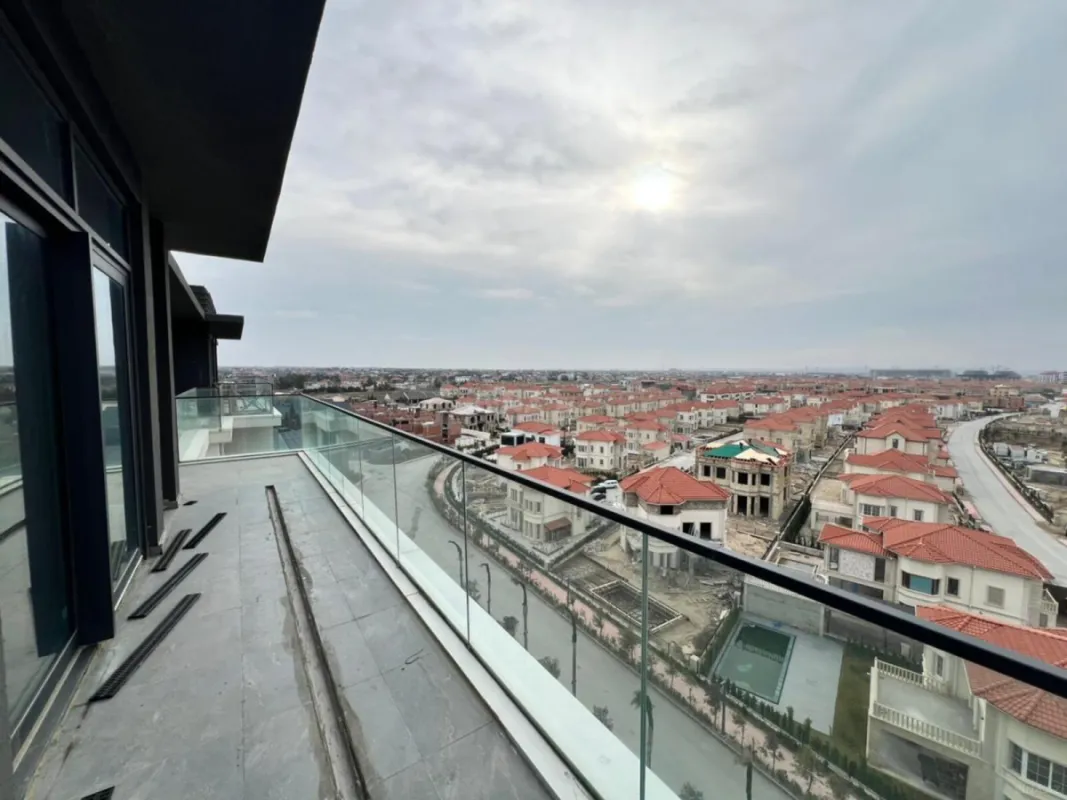 Satılır 4 otaqlı mənzil 208.5 m²