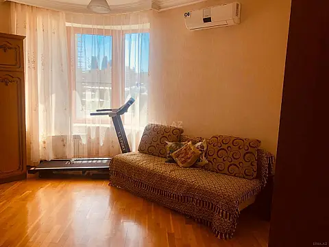Satılır 4 otaqlı mənzil 176 m²