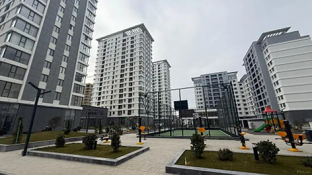 Satılır 3 otaqlı mənzil 76 m²