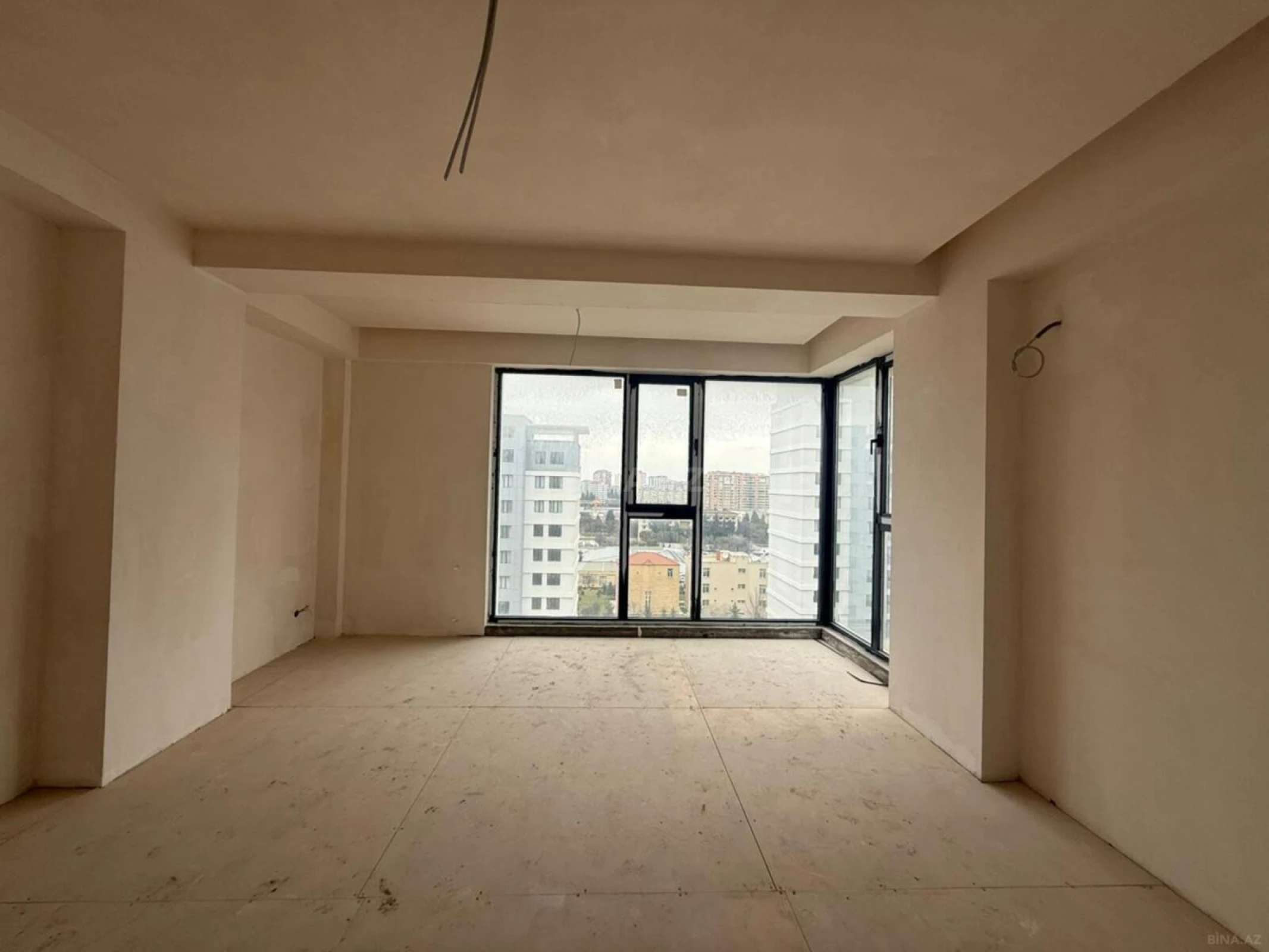 Satılır 3 otaqlı mənzil 76 m²