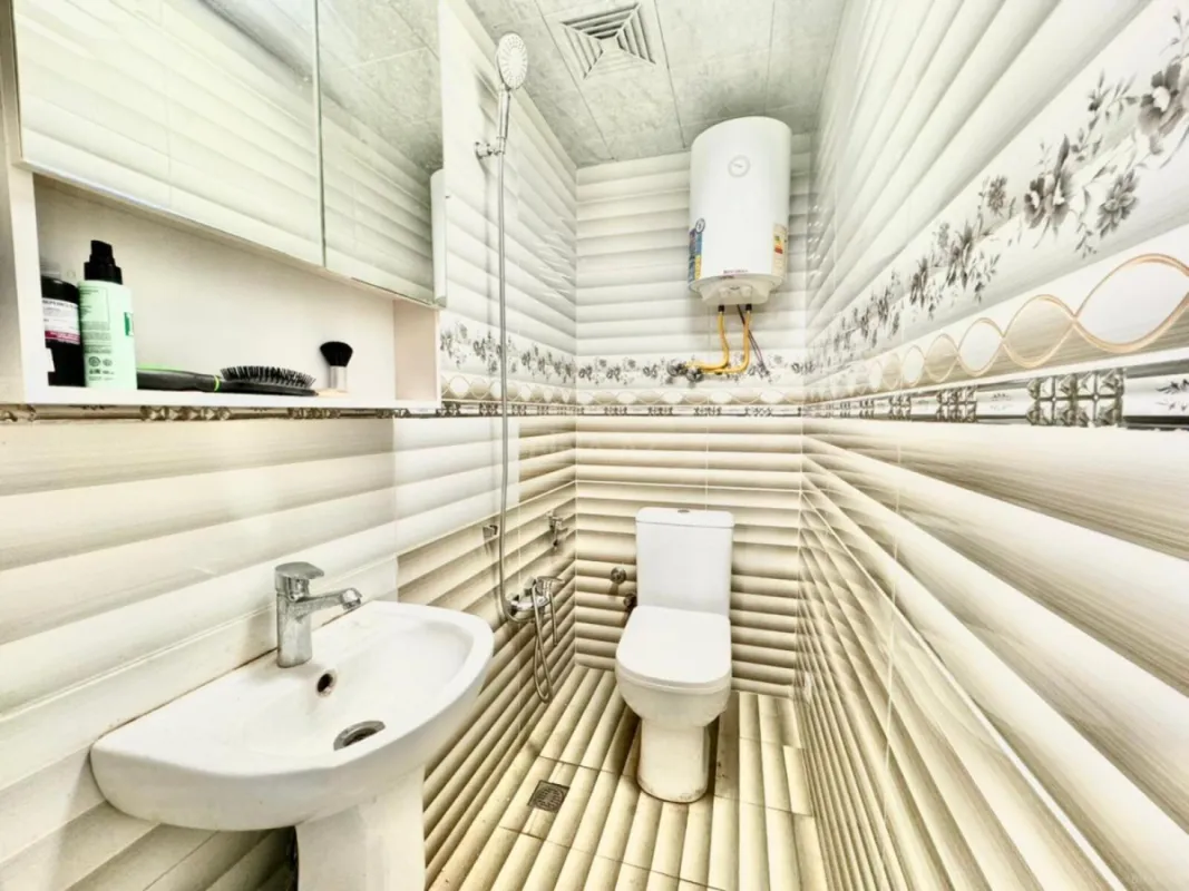 Satılır obyekt 104 m²