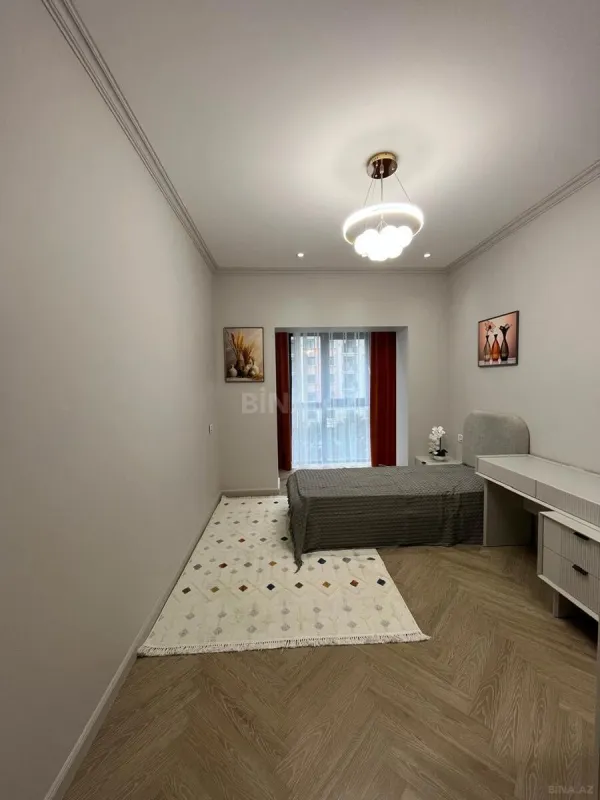Satılır 3 otaqlı mənzil 91 m²