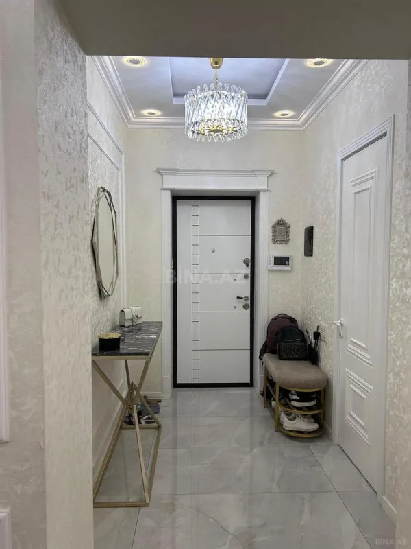 Satılır 3 otaqlı mənzil 148 m²