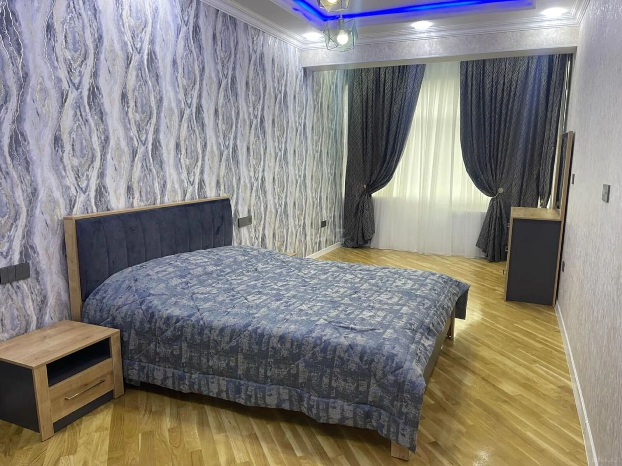 Kirayə verilir 3 otaqlı mənzil 120 m²