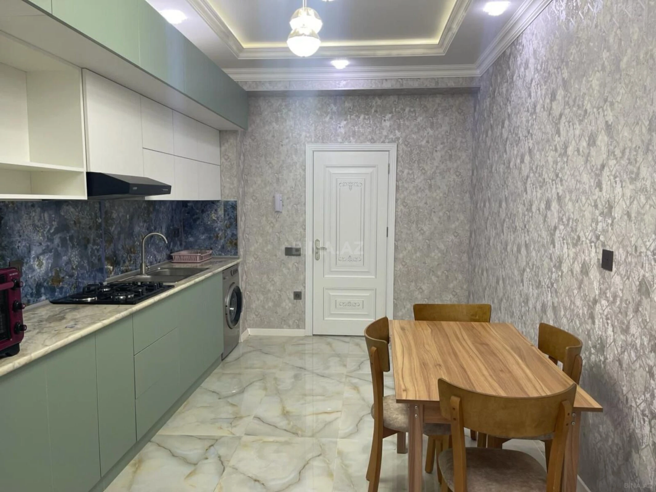 Kirayə verilir 3 otaqlı mənzil 120 m²