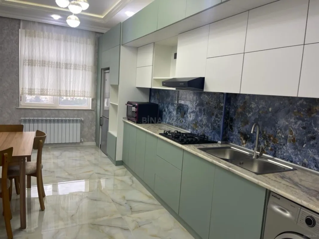 Kirayə verilir 3 otaqlı mənzil 120 m²
