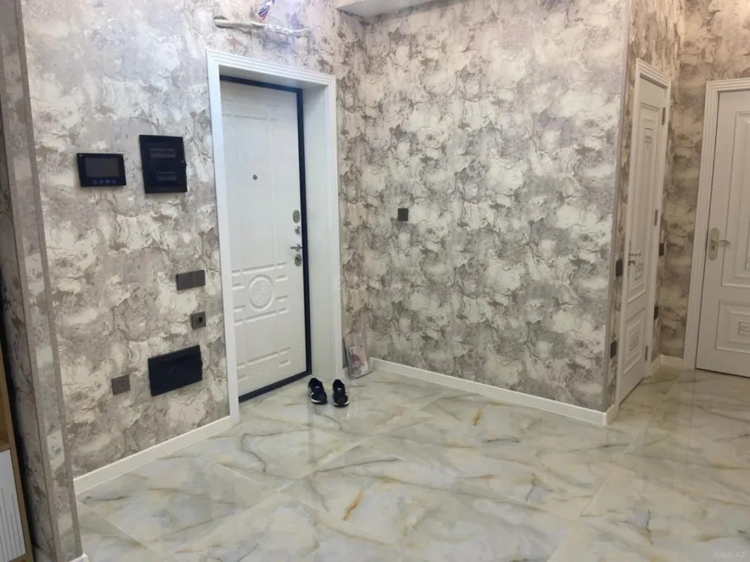 Kirayə verilir 3 otaqlı mənzil 120 m²