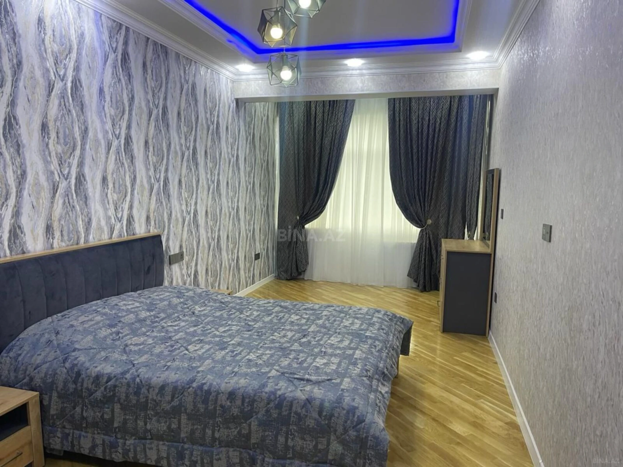 Kirayə verilir 3 otaqlı mənzil 120 m²