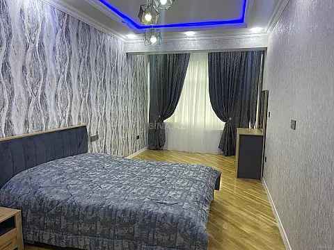 Kirayə verilir 3 otaqlı mənzil 120 m²