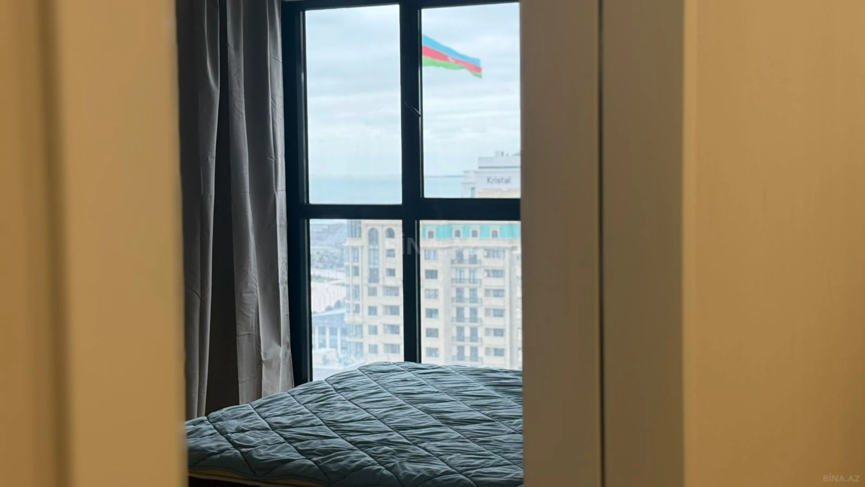 Kirayə verilir 3 otaqlı mənzil 150 m²