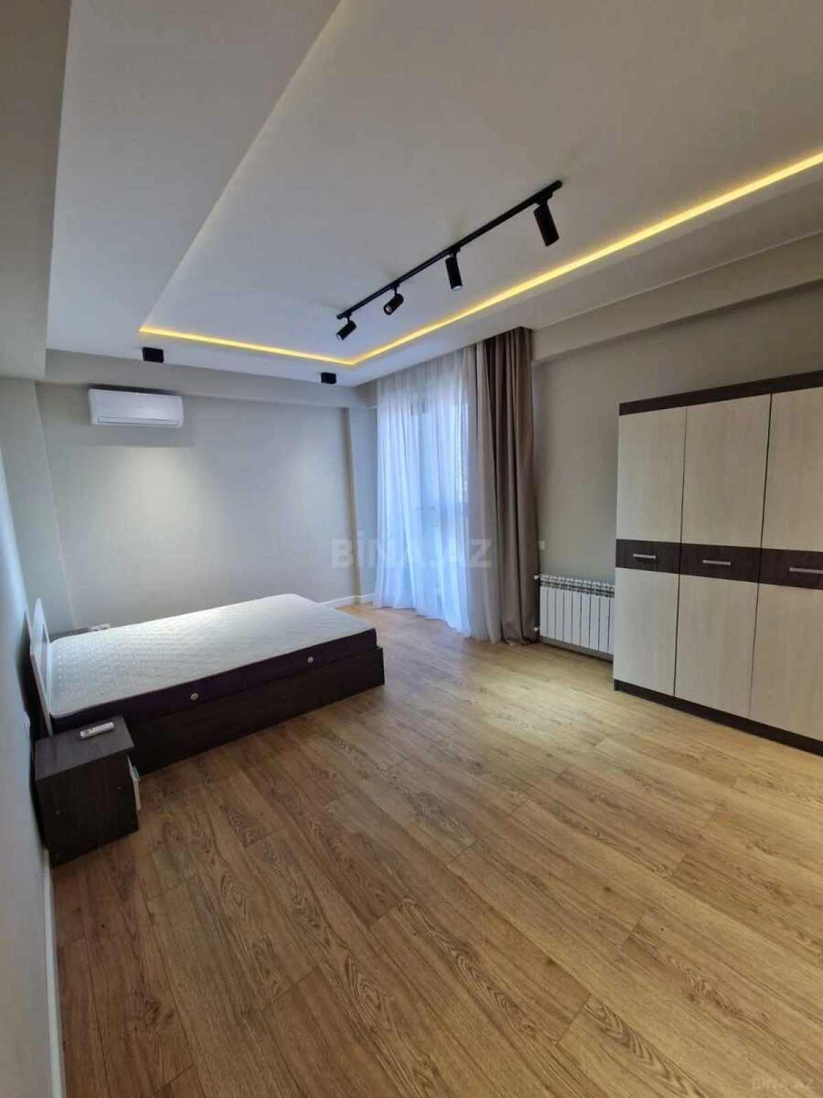 Kirayə verilir 3 otaqlı mənzil 150 m²