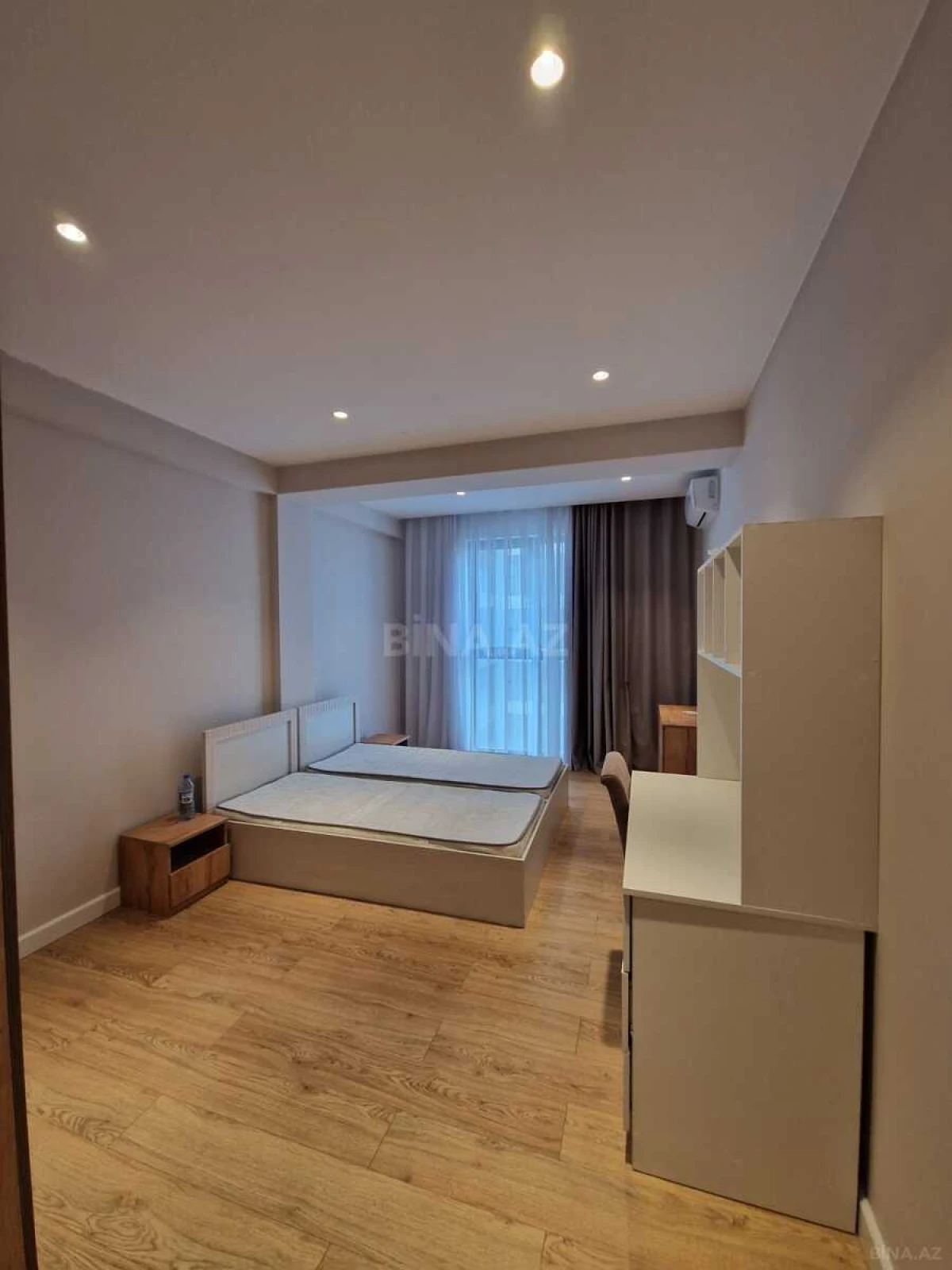 Kirayə verilir 3 otaqlı mənzil 150 m²