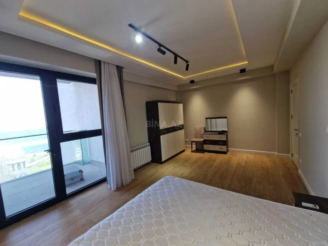 Kirayə verilir 3 otaqlı mənzil 150 m²