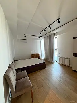 Kirayə verilir 3 otaqlı mənzil 150 m²