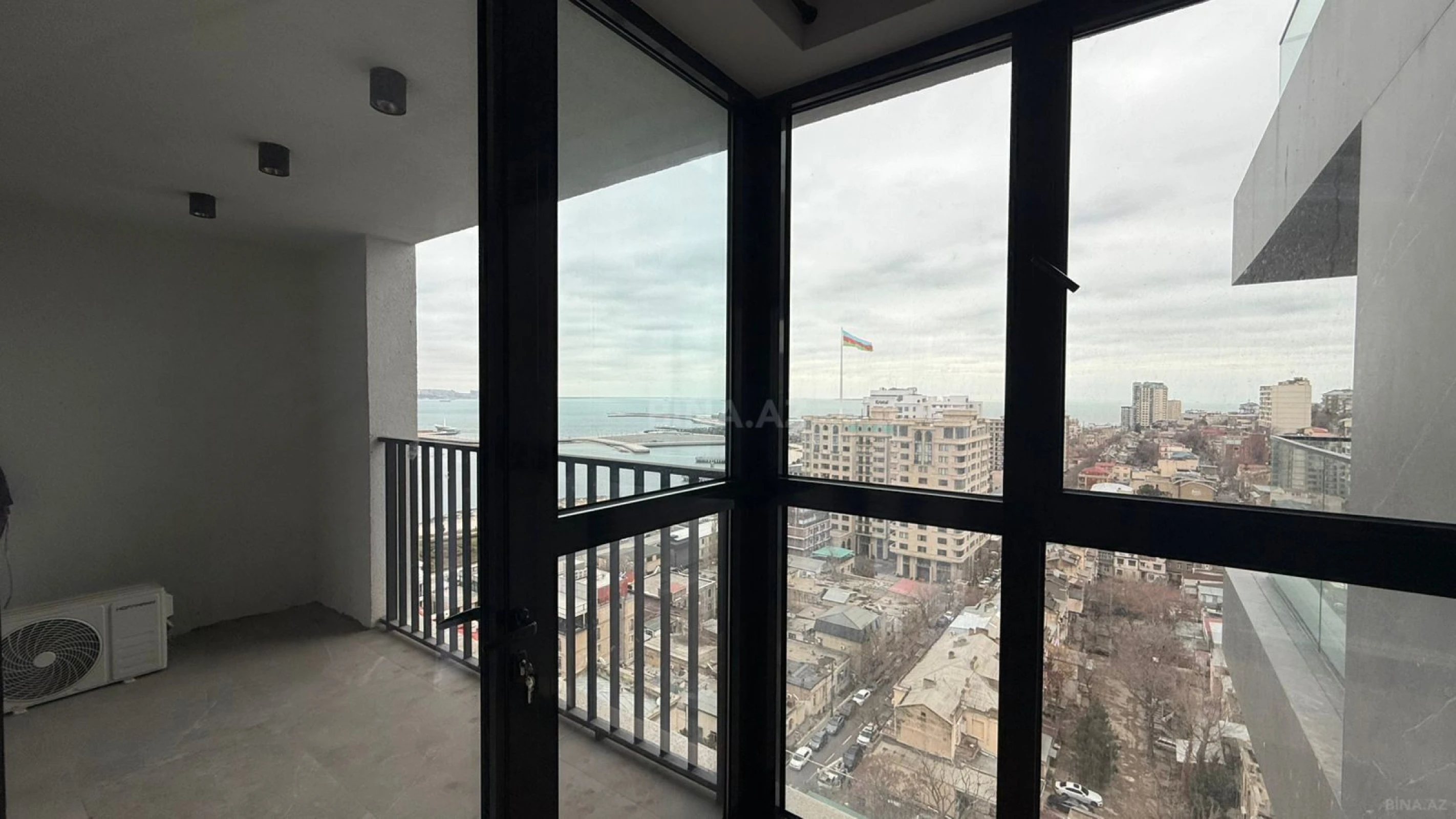 Kirayə verilir 3 otaqlı mənzil 150 m²